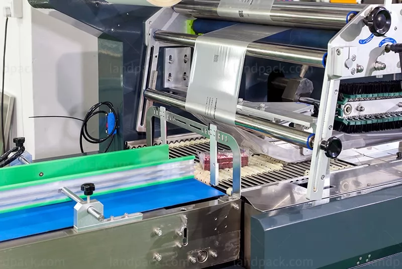 flow wrap packing machine