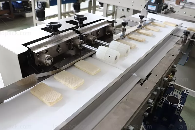 biscuit packaging machine manufacturers