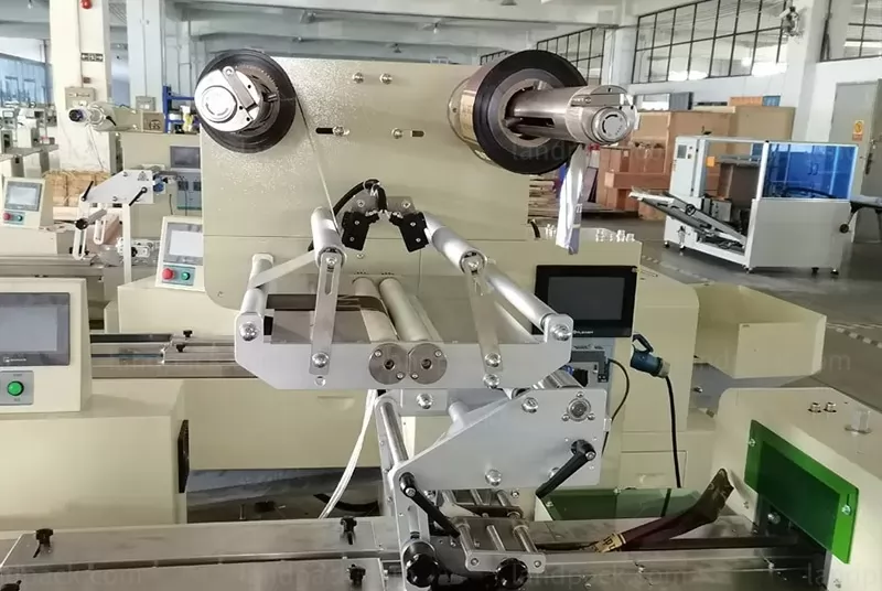 chocolate bar flow wrapping machine