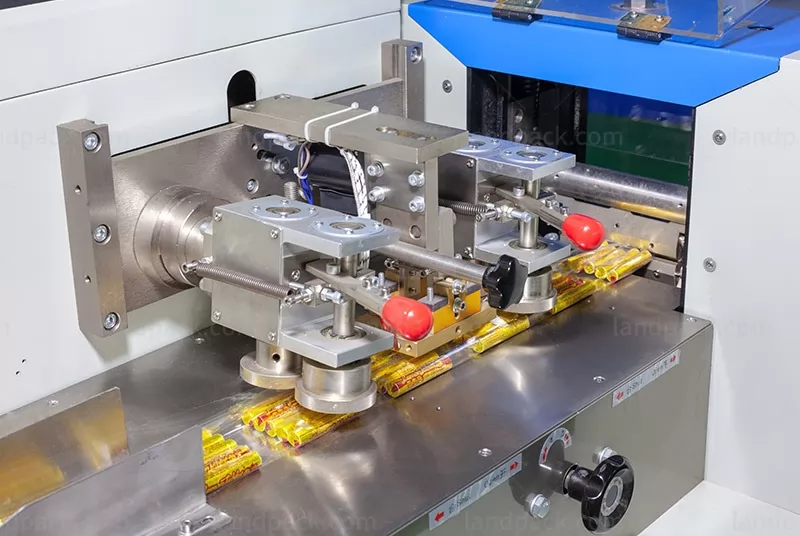 noodles packaging machine