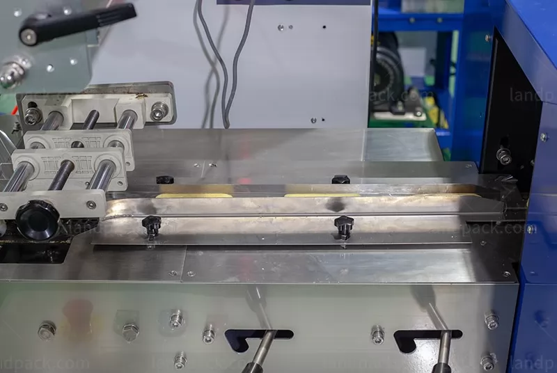 noodle packing machine