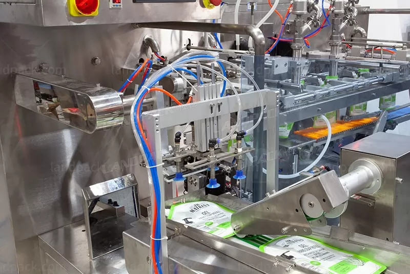 automatic liquid packaging machine