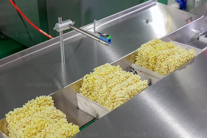 noodles packaging machine