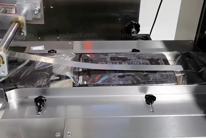 flow pack machine for chocolate