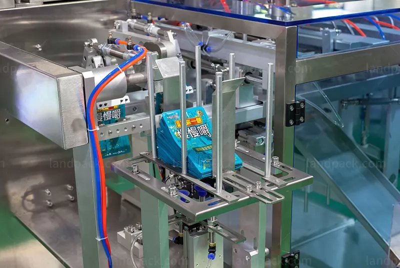 automatic snacks packing machine