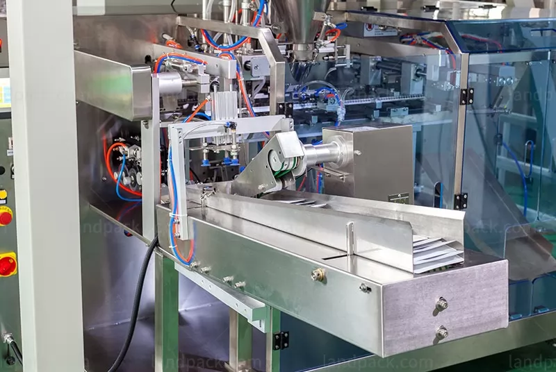 m shape pouch packing machine