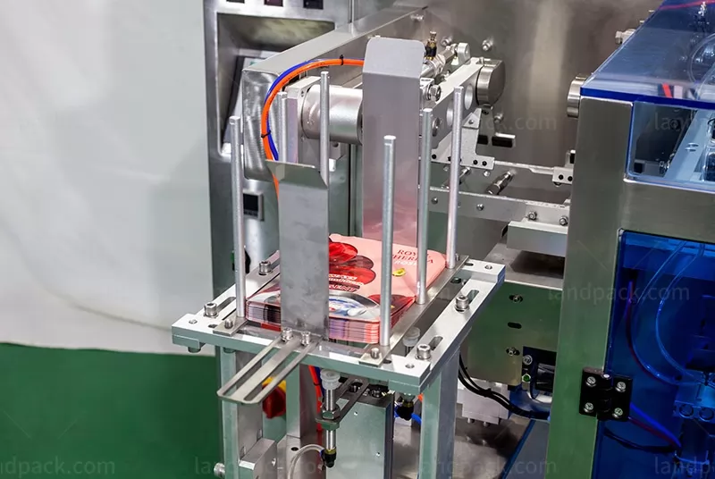 automatic detergent filling machine